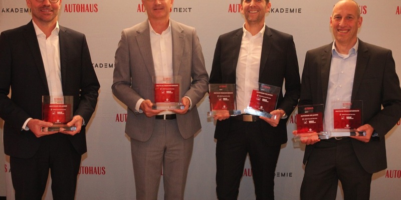 AUTOHAUS VersicherungsMonitor 2025 / Doppelsieg für die BMW Bank: Auszeichnung in den Kategorien Deutsche Premiumfabrikate und Aufsteiger des Jahres - Foto: presseportal.de
