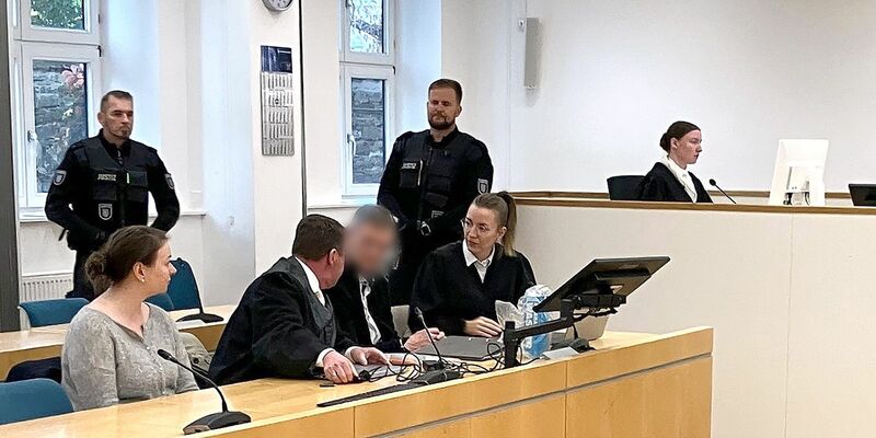 Der verurteilte Lehrer hat sich bei seiner früheren Schülerin für den sexuellen Missbrauch entschuldigt. (Archivbild) - Foto: Annett Gehler/dpa