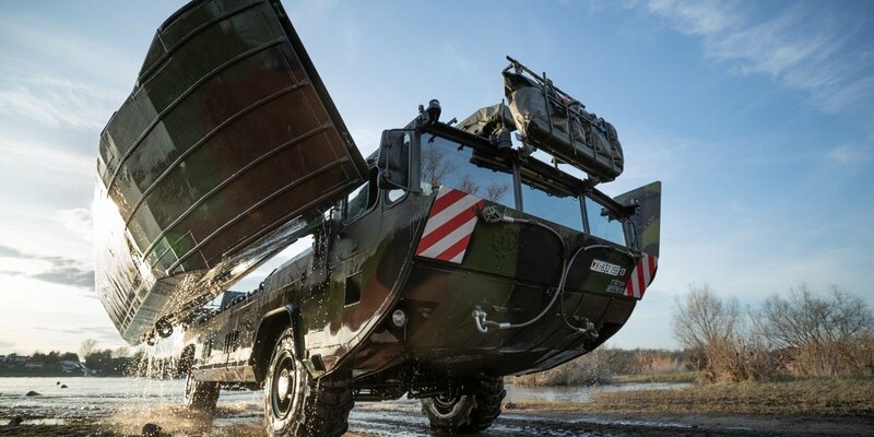Deutschland und Großbritannien rüsten gemeinsam die Schwimmschnellbrücke 2 - Foto: presseportal.de