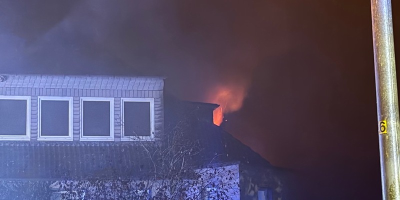 FW-DT: Feuer 3 Zimmerbrand im Mehrfamilienhaus - Foto: presseportal.de