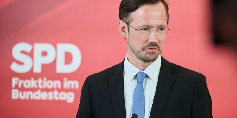 SPD-Fraktionsgeschäftsführer Wiese verweist darauf, dass sich die Koalition auf ein Gesamtrentenpaket verständigt hat. (Archivbild)  - Foto: Annette Riedl/dpa