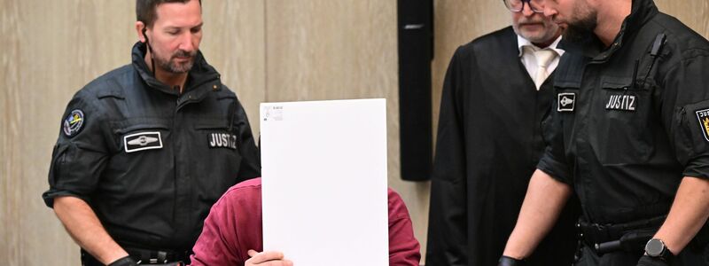 Das Gericht wird klären, ob der Angeklagte schuldfähig ist.  - Foto: Bernd Weißbrod/dpa