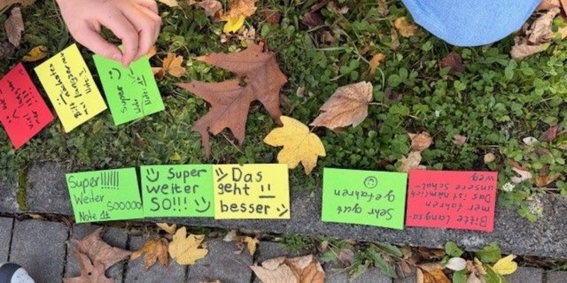 POL-OF: Verletzte Motorradfahrerin nach Fahrstreifenwechsel; Scheibe eingeworfen: Wer hat etwas gesehen?; Auffahrunfall mit Verletztem: Abschlepper im Einsatz; und mehr - Foto: presseportal.de