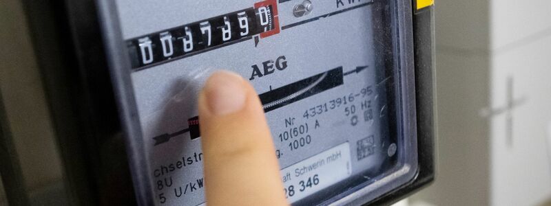 Stromkunden können mit Entlastung bei Netzentgelten rechnen (Archivbild). - Foto: Philip Dulian/dpa