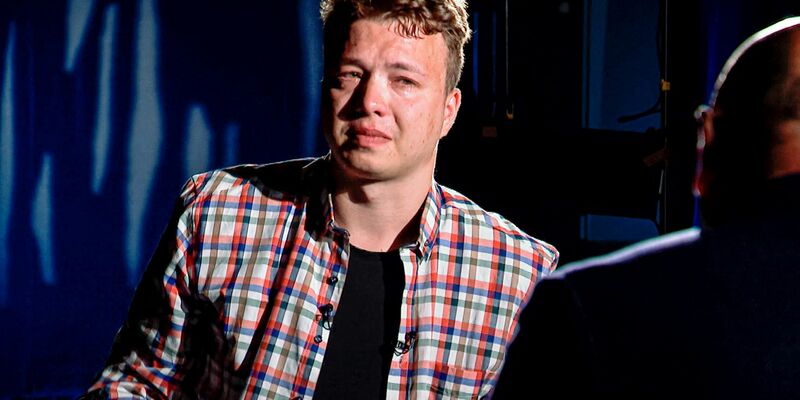 Der belarussische Blogger Roman Protassewitsch soll schon bei seiner Festnahme in einem in Minsk zur Landung gezwungenen Flugzeug für den Geheimdienst seiner Heimat gearbeitet haben. (Archivbild) - Foto: -/ONT Channel/AP/dpa