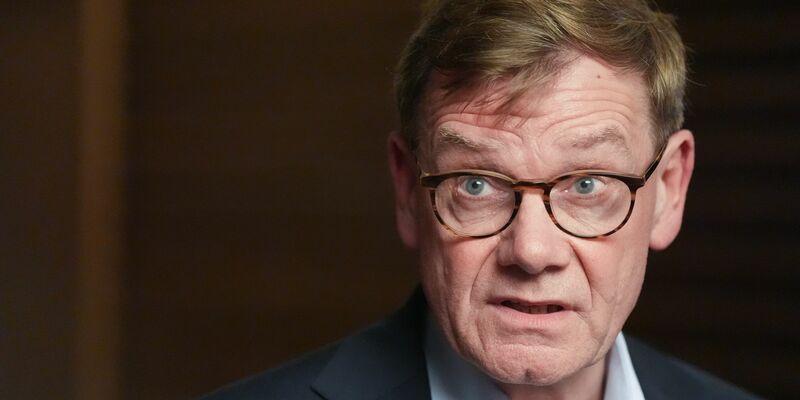 Außenminister Johann Wadephul (CDU) äußert sich in Tel Aviv nach einem Treffen mit seinem israelischen Amtskollegen Gideon Saar optimistisch zur weiteren Umsetzung des Nahost-Friedensprozesses. - Foto: Marcus Brandt/dpa