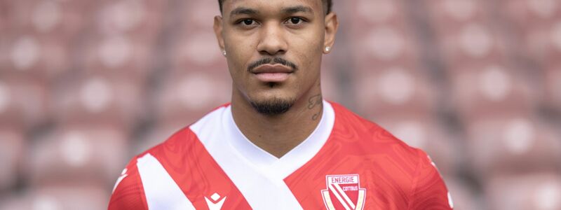 Justin Butler berichtete, dass er mit Affenlauten beleidigt wurde. - Foto: Frank Hammerschmidt/dpa