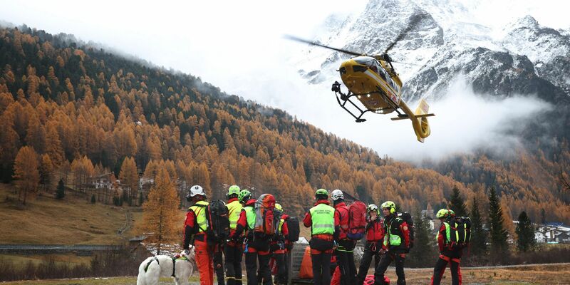 Nun haben Retter auch die Leichen der zwei Vermissten gefunden. - Foto: Karl-Josef Hildenbrand/dpa