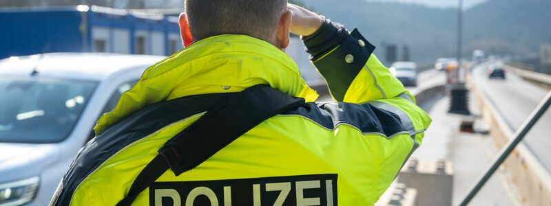 Binnengrenzkontrollen sind im Schengen-Raum eigentlich nicht vorgesehen. (Archivbild) - Foto: Harald Tittel/dpa