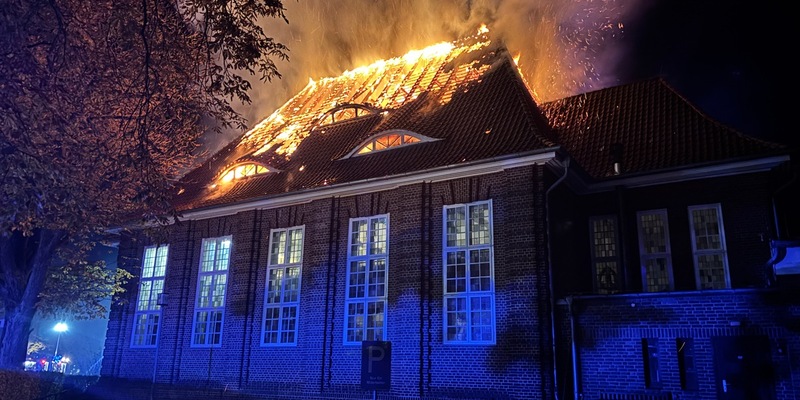 FW-HEI: Feuer zertört denkmalgeschützte Kirche - Foto: presseportal.de