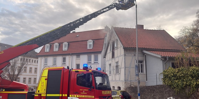 FW-DT: Zimmerbrand in der Siegfriedstraße - Foto: presseportal.de