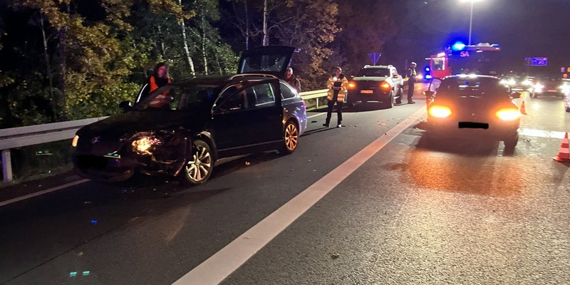 FW Hannover: Verkehrsunfall mit vier Fahrzeugen auf der A 37 - Foto: presseportal.de
