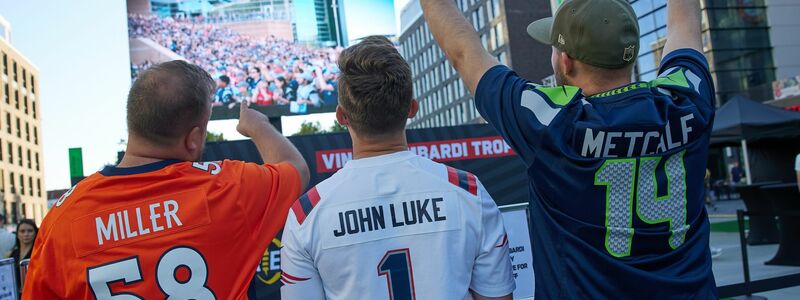 Nach Angaben der NFL gibt es rund 19 Millionen Football-Fans in Deutschland. - Foto: Jörg Carstensen/dpa