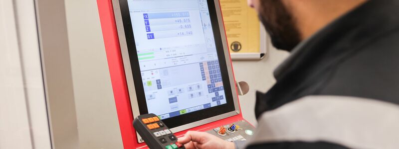 Ein syrischer Auszubildender in Deutschland. (Archivfoto aus Schleswig-Holstein) - Foto: Christian Charisius/dpa