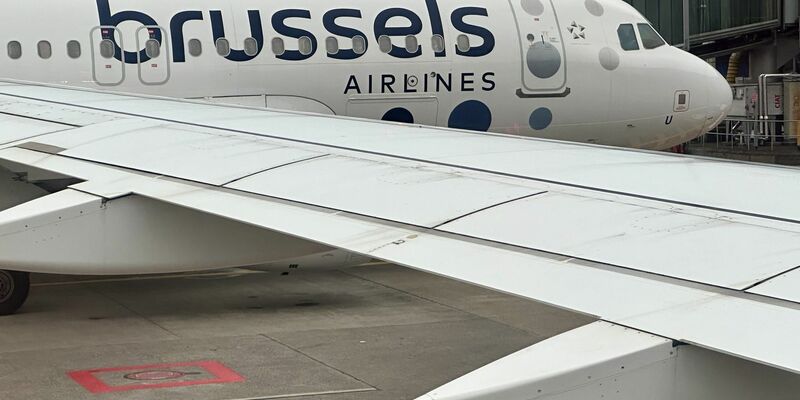 Erst einmal geht nach einer Drohnensichtung am Flughafen Brüssel nichts mehr. (Archivbild) - Foto: Steffen Trumpf/dpa