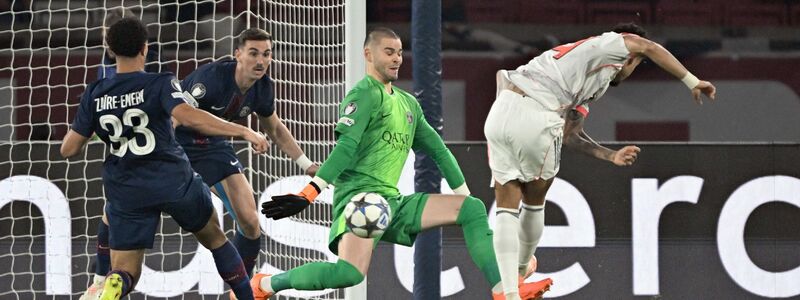 PSG-Coach Luis Enrique (l) und Bayern-Trainer Vincent Kompany in Aktion am Spielfeldrand. - Foto: Federico Gambarini/dpa
