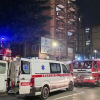 Beim Brand in einem Altenheim in der bosnischen Stadt Tuzla kamen mindestens elf Menschen ums Leben.  - Foto: Uncredited/AP/dpa