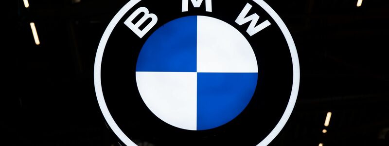 BMW bekommt die Krise zu spüren, bewältigt sie bisher aber besser als die heimische Konkurrenz. - Foto: Sven Hoppe/dpa