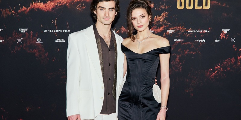 Weltpremiere mit Starpower: Harriet Herbig-Matten, Aaron Hilmer, Tom Wlaschiha und Jessica Schwarz begeisterten Publikum mit der ARD-Serie Schwarzes Gold - Foto: presseportal.de