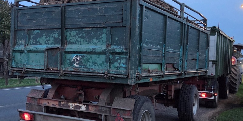 POL-WES: Hamminkeln - Verkehrsdienst untersagt Trecker-Gespann die Weiterfahrt - Foto: presseportal.de
