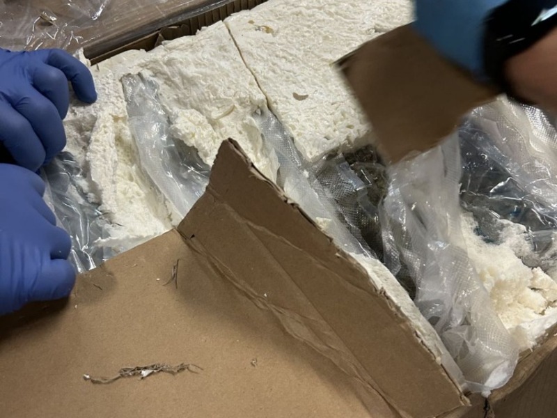 ZOLL-H: Cannabis getarnt als Dubai-Schokolade / ZOLL stellt 73 Kilogramm Cannabis in Oyten sicher; 20-jähriger Mann in Untersuchungshaft - Foto: presseportal.de