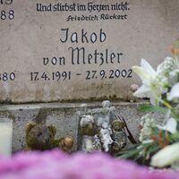 Der verurteilte Mörder von Jakob von Metzler bleibt weiter in Haft. Sein Antrag auf vorzeitige Entlassung liegt vorerst auf Eis – er hat das Prüfverfahren gestoppt. (Archivbild) - Foto: Frank Rumpenhorst/dpa