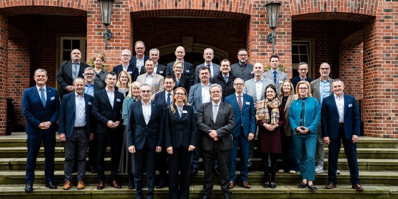 BPOL-AKAD: Herbsttagung der Arbeitsgemeinschaft der Polizeipräsidentinnen und Polizeipräsidenten zum Thema Herausforderungen und Lösungen im Kontext irregulärer Migration - Foto: presseportal.de