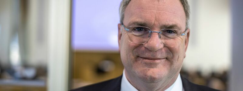 Der Koblenzer Generalstaatsanwalt Harald Kruse wundert sich, dass die Kreditkartenkriminalität bis nach Nordkorea reicht. (Archivbild) - Foto: Helmut Fricke/dpa