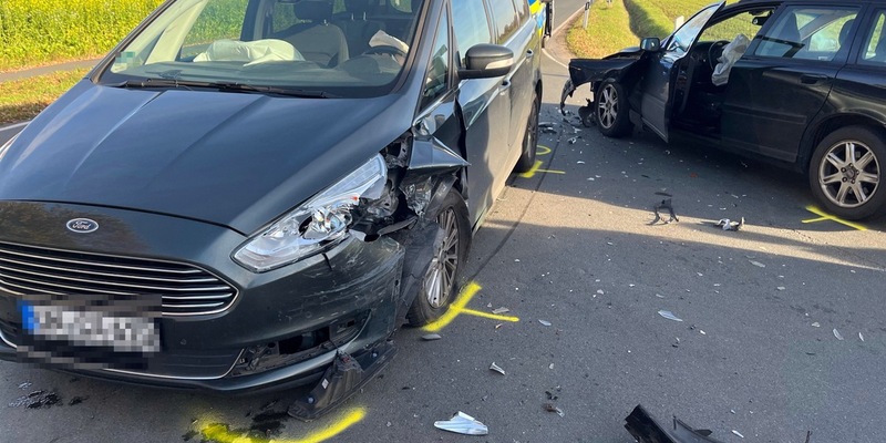 POL-COE: Lüdinghausen, Tüllinghoff/ Autos kollidieren - Foto: presseportal.de