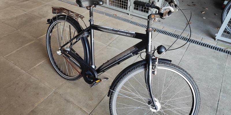 POL-HK: Hademstorf: In Haus eingestiegen; Bispingen: Gegen Ampel gefahren; Walsrode: Scheiben mit Gullydeckel eingeworfen; Bispingen: In Bauernhaus eingeschlichen; Soltau: Eigentümer zu Fahrrad gesucht (FOTO) - Foto: presseportal.de