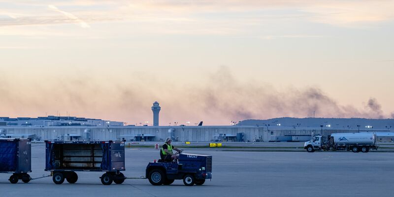 Die Zahl der Opfer nach dem Flugzeugabsturz steigt weiter.  - Foto: Jon Cherry/FR171965 AP/AP/dpa