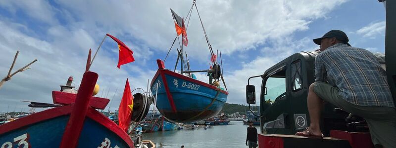 In Vietnam wurden vorsorglich Boote in Sicherheit gebracht. - Foto: Pham Linh/VNExpress/AP/dpa