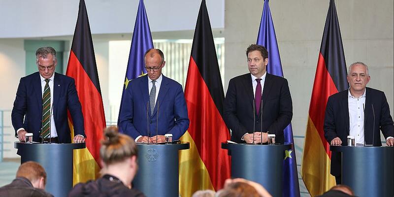 Stahlgipfel am 06.11.2025 - Foto: über dts Nachrichtenagentur