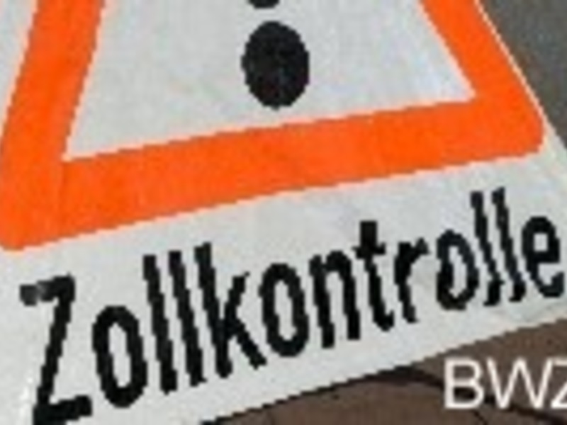 HZA-AC: Aachener Zoll kontrolliert und findet 252 kg Wasserpfeifentabak im Auto - Foto: presseportal.de