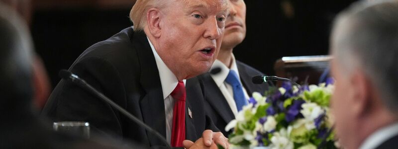 Kasachstan ist nach Worten Trumps das erste Land seiner zweiten Amtszeit, das den Abraham-Abkommen beigetreten sei - «das erste von vielen». - Foto: Jacquelyn Martin/AP/dpa