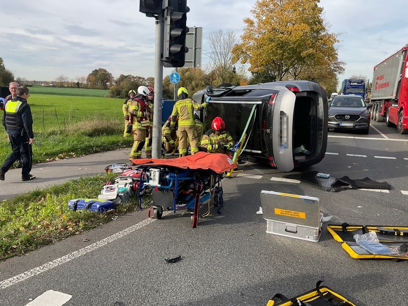 FW Alpen: Verkehrsunfall mit zwei Pkw - Foto: presseportal.de