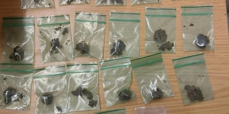 BPOL-FL: Bundespolizei stellt Cannabis und Schlagstock sicher - Foto: presseportal.de