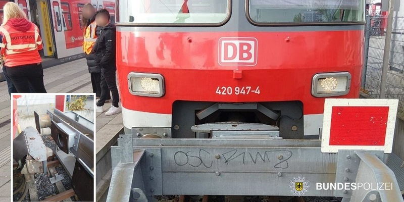Bundespolizeidirektion München: S-Bahn touchiert Prellbock - Foto: presseportal.de