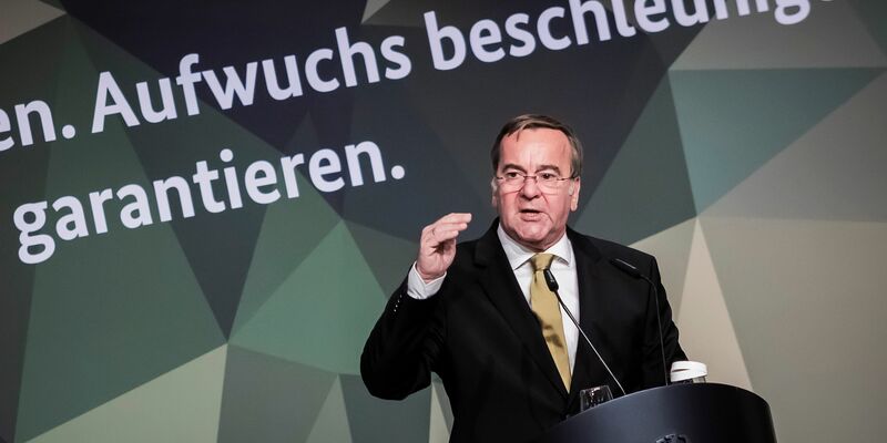 Pistorius will bis Ostern eine Modernisierungsagenda vorlegen. - Foto: Christoph Soeder/dpa