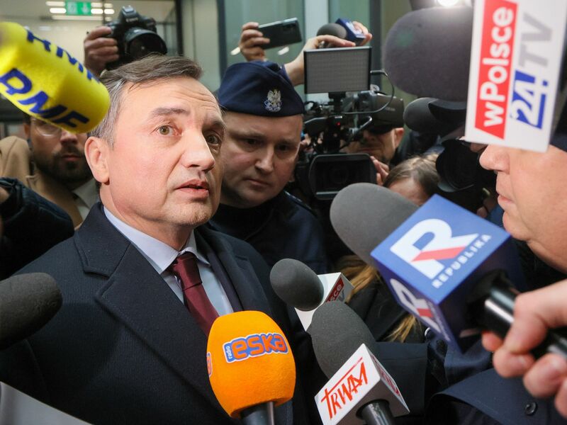 Polens früherer Justizminister Zbigniew Ziobro, den die Staatsanwaltschaft festnehmen will. (Archivbild) - Foto: Rafal Guz/PAP/dpa