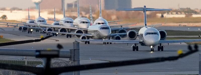 In US-Supermärkten zeigen Schilder wie dieses an, dass dort Lebensmittelmarken akzeptiert werden. (Archivbild) - Foto: Nam Y. Huh/AP/dpa