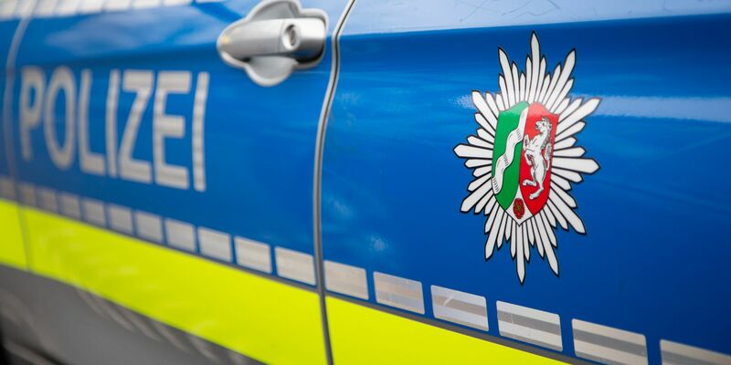 In Nottuln im Münsterland hat die Polizei am Abend eine Wohnung durchsucht. Dabei ging es um IS-Propaganda und möglicherweise Waffen. (Archivbild) - Foto: Friso Gentsch/dpa