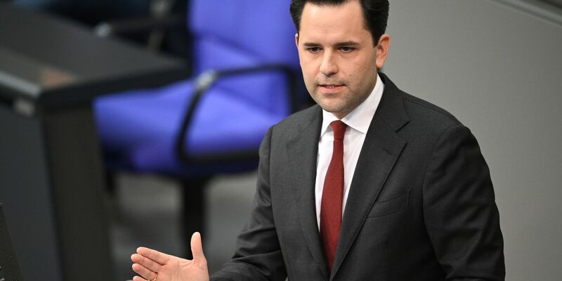 Der Vorsitzende der Jungen Union, Johannes Winkel, verlangt von der Bundesregierung große Sozialreformen. (Archivfoto) - Foto: Niklas Graeber/dpa