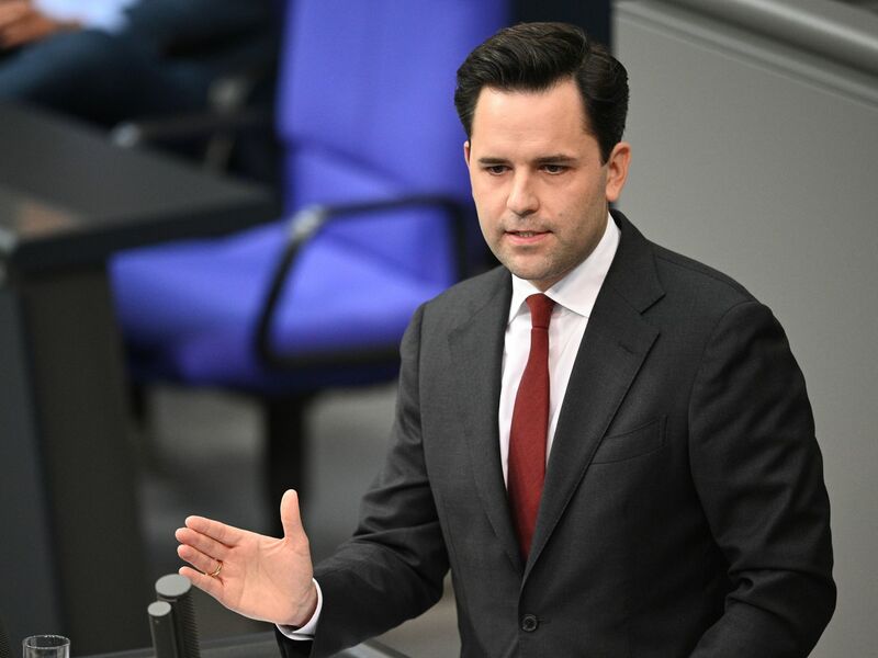Der Vorsitzende der Jungen Union, Johannes Winkel, verlangt von der Bundesregierung große Sozialreformen. (Archivfoto) - Foto: Niklas Graeber/dpa