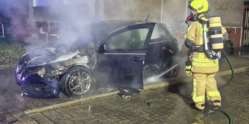 FW-BOT: Elektroauto brennt - Foto: presseportal.de