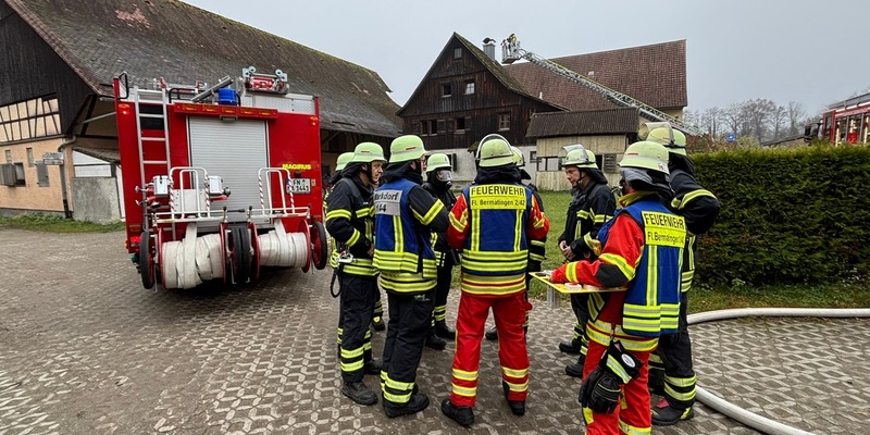 KFV Bodenseekreis: Großer Feuerwehreinsatz wegen Schwelbrand in Wiggenweiler - Foto: presseportal.de
