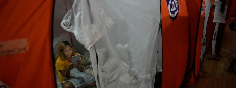 Auf der Flucht vor Supertaifun «Fung-Wong» mussten mehr als eine Million Menschen ihre Häuser verlassen. - Foto: Aaron Favila/AP/dpa