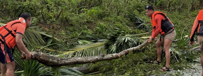 «Fung-Wong» sorgte bereits vor seiner Ankunft für umgestürzte Bäume und Tote. - Foto: Uncredited/PHILIPPINE COAST GUARD/AP/dpa