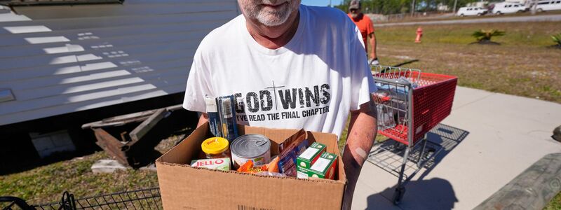 Wegen der unsicheren Lage spenden viele Amerikaner nun Lebensmittel - wie hier im Bundesstaat Missouri. (Archivbild) - Foto: Lynne Sladky/AP/dpa