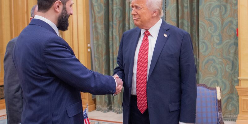 Trump und Syriens Übergangspräsident Al-Scharaa treffen sich in der US-Hauptstadt. (Archivbild) - Foto: Bandar Aljaloud/Saudi Royal Palace/dpa